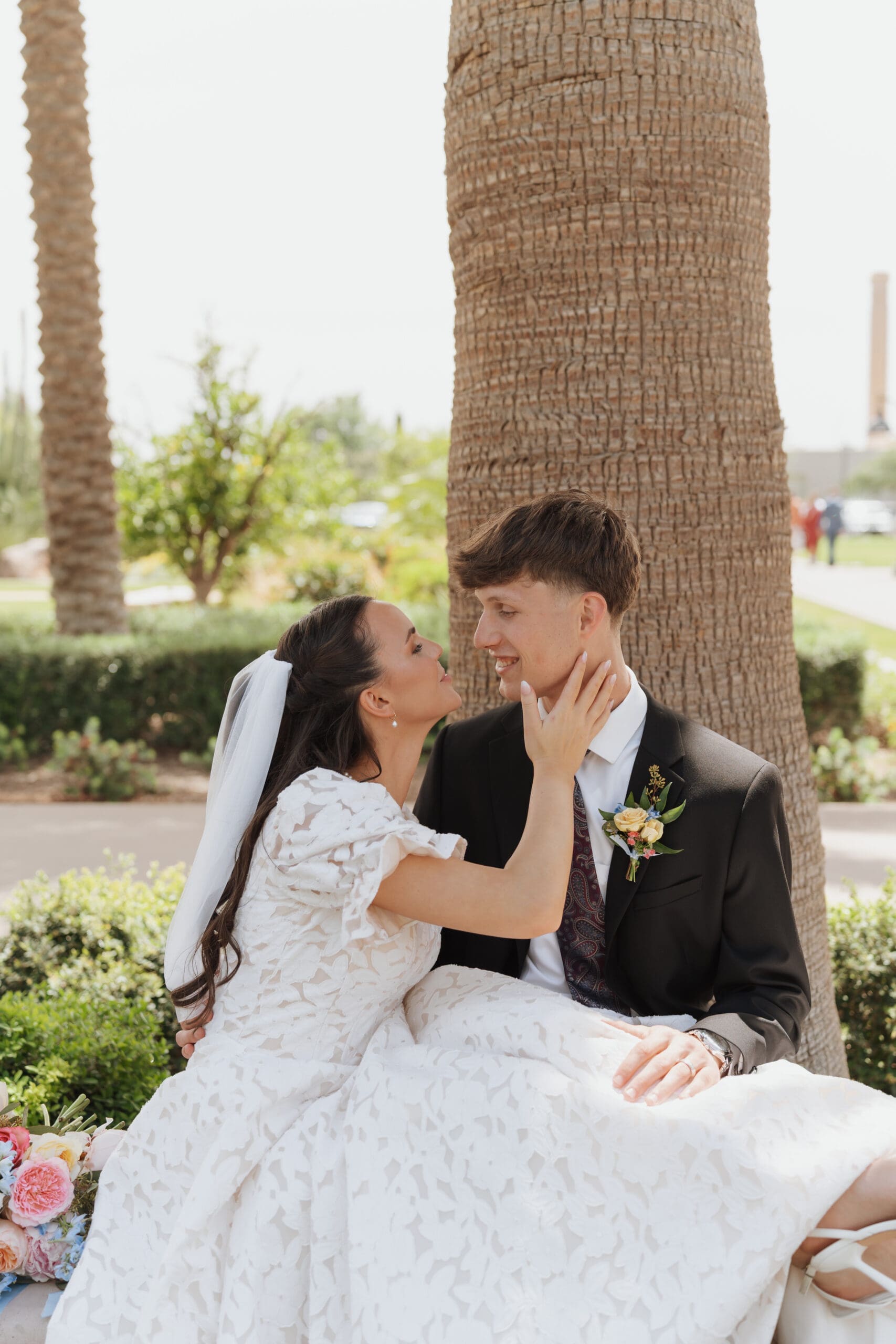 wife goin gin for a kiss